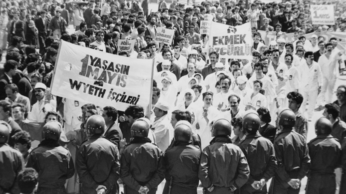 1 Mayıs İşçi Bayramı Facebook Whatsapp mesajları 2021