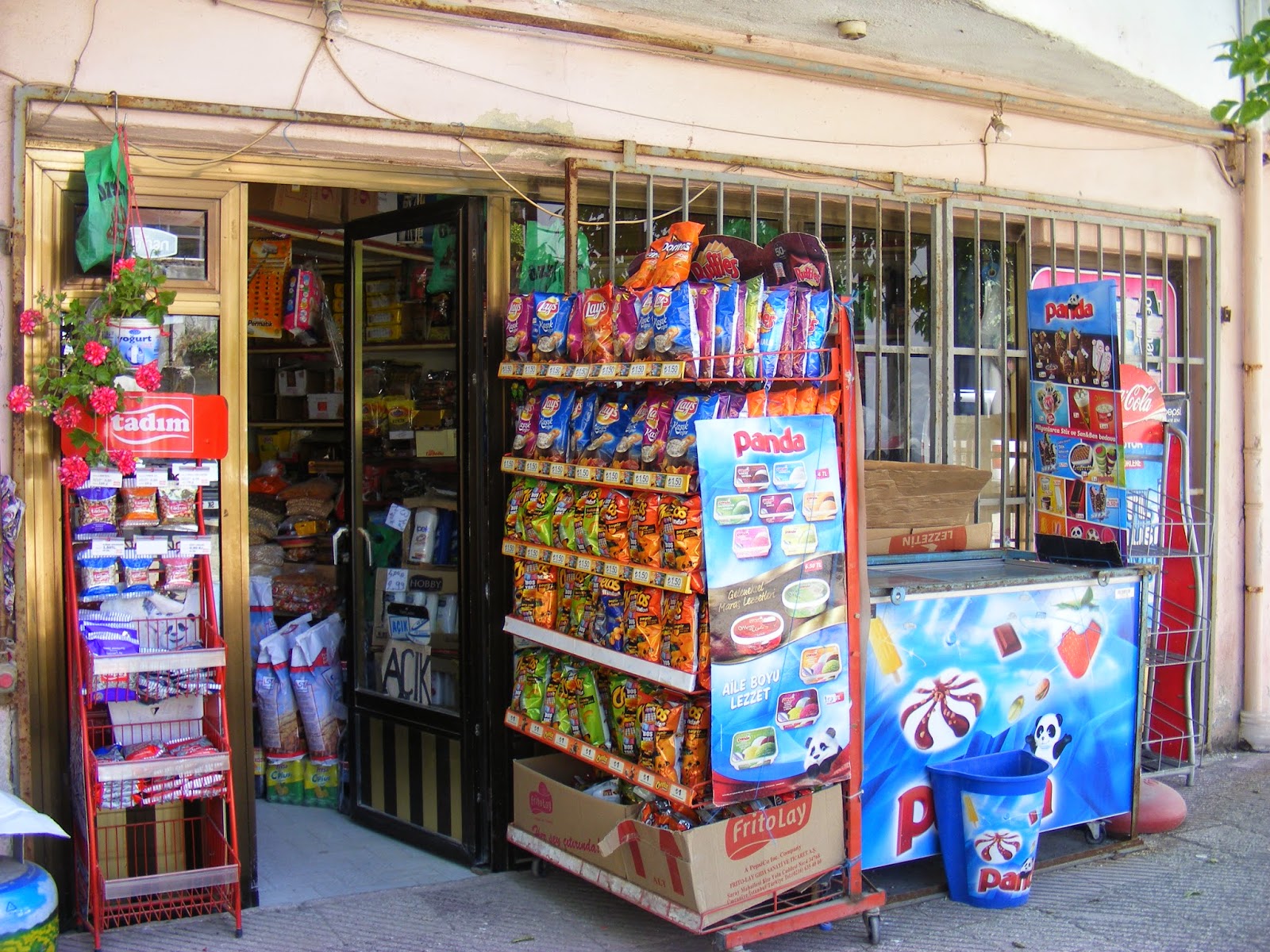 Tam kapanma berberler, kuaförler açık mı? Tam kapanma berberler, kuaförler çalışıyor mu?