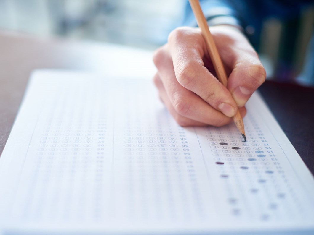 Başka şehirde ÖSYM sınavına girenler kısıtlamadan muaf mı? Sınava başka şehirde girecekler için seyahat izin belgesi gerekiyor mu?