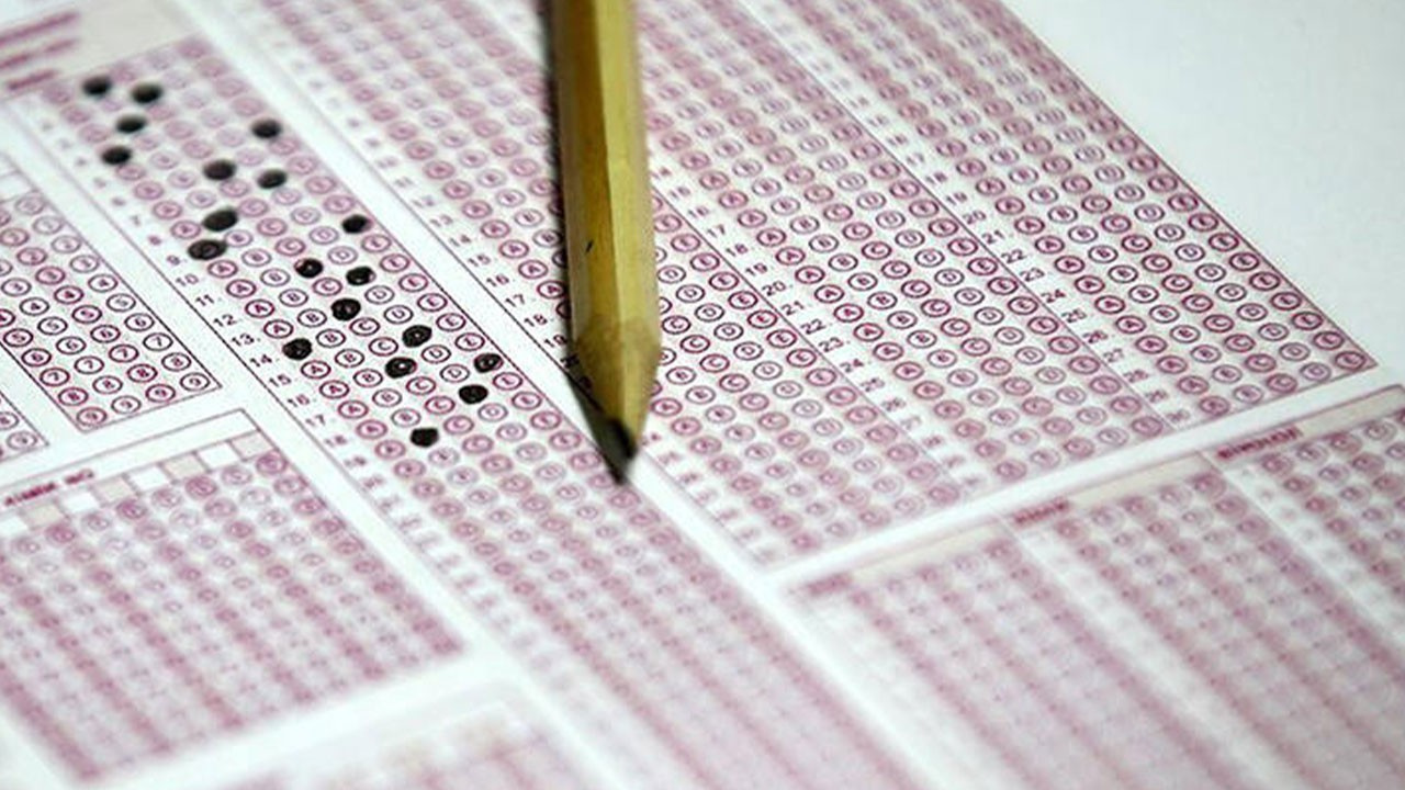 Başka şehirde ÖSYM sınavına girenler kısıtlamadan muaf mı? Sınava başka şehirde girecekler için seyahat izin belgesi gerekiyor mu?