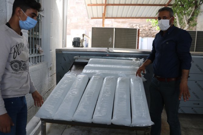 Şanlıurfa buz sezonunu açtı: Günde 5 ton satılıyor!
