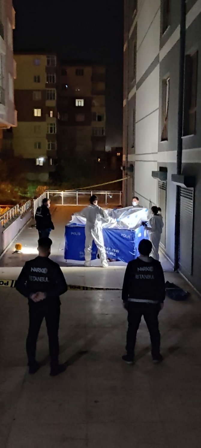 Polisi karşısında görünce sekizinci kattan atladı, olay yerinde hayatını kaybetti
