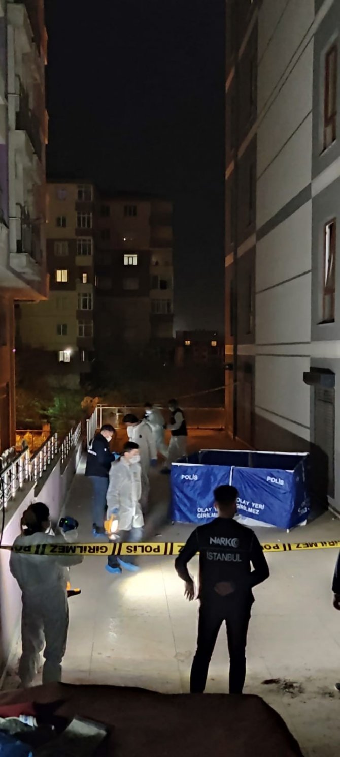 Polisi karşısında görünce sekizinci kattan atladı, olay yerinde hayatını kaybetti