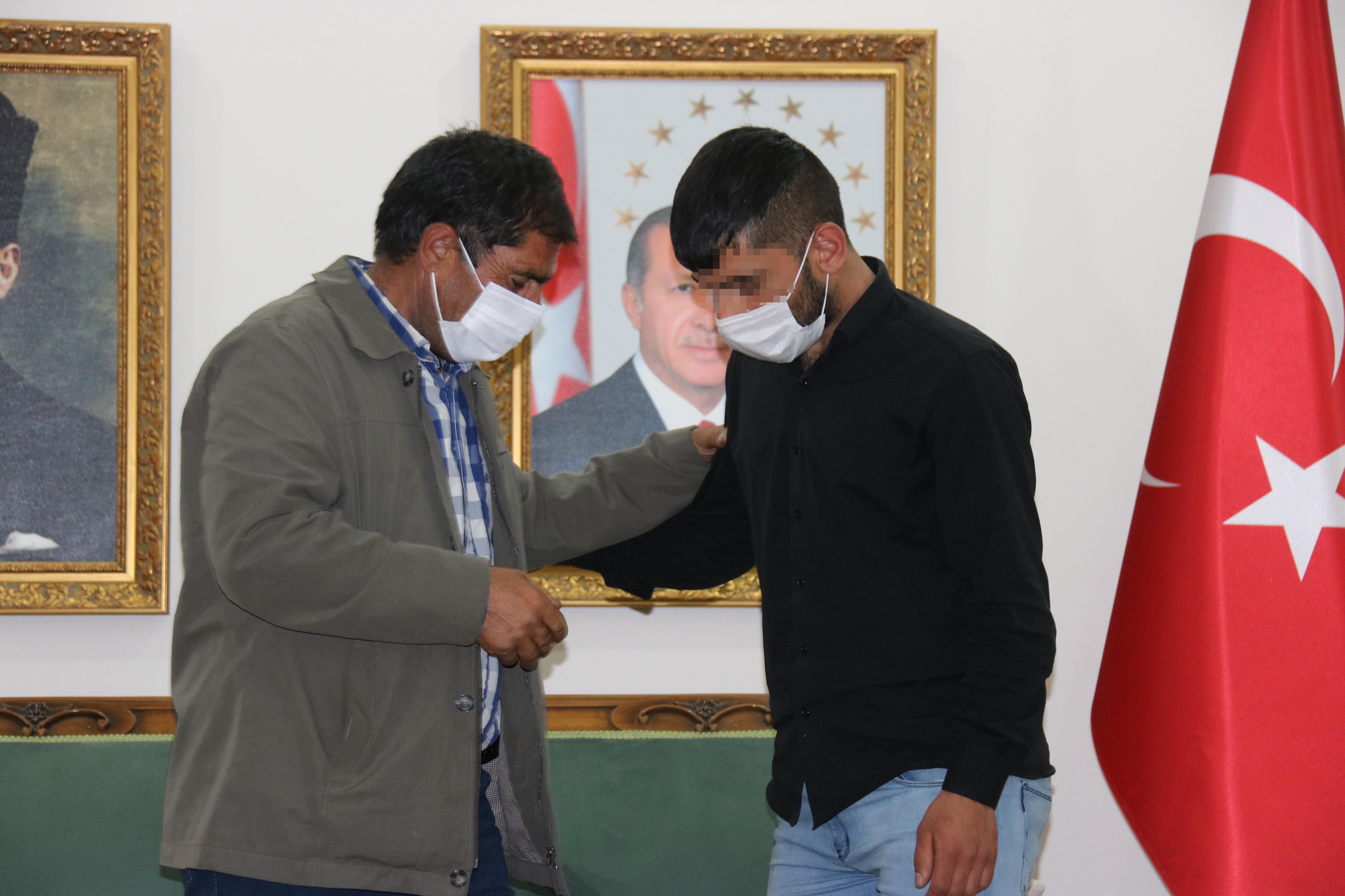 Bir ailenin daha acılı bekleyişi sona erdi! Diyarbakır’daki evlat nöbetinde 25. buluşma