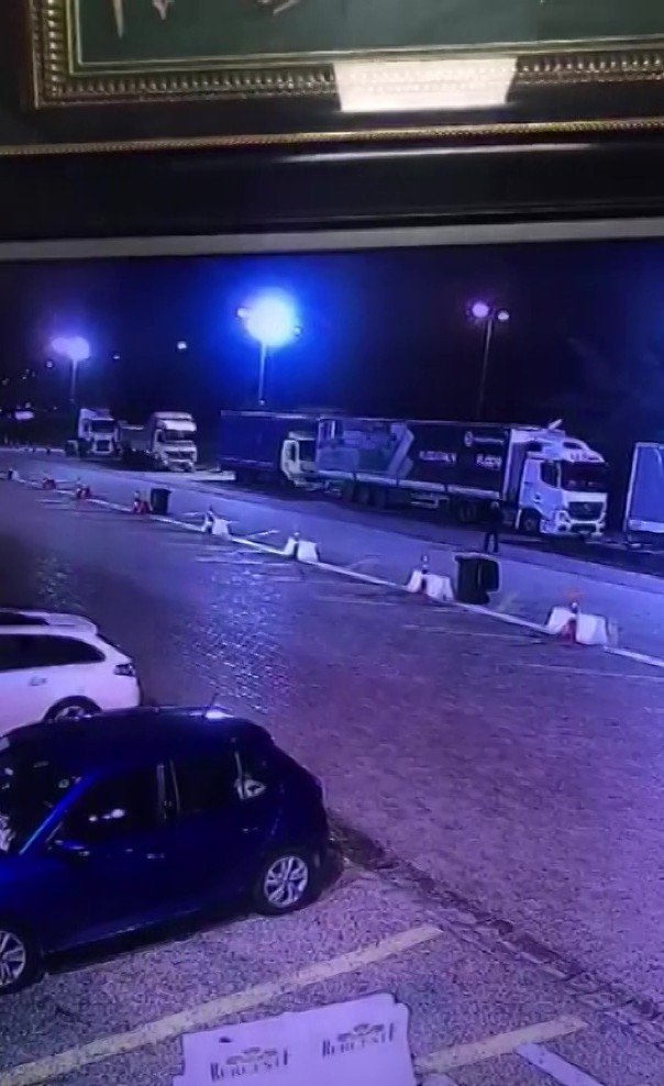 Dinlenme tesislerinde 4 bin Euro ile kaybolan Alzheimer hastası kadın bulundu