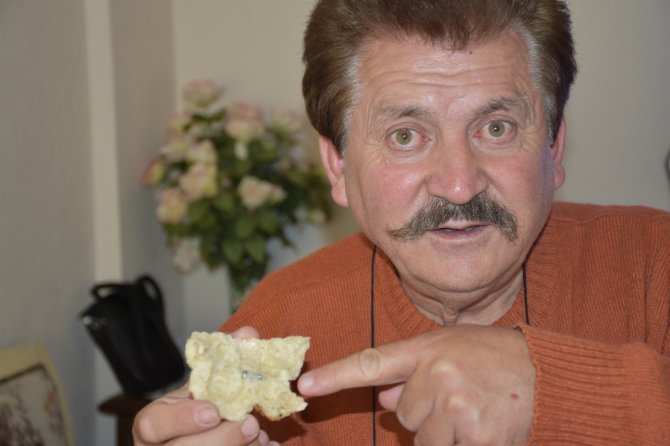 İftarlık pidenin içinden vida çıktı, neye uğradığını şaşırdı!