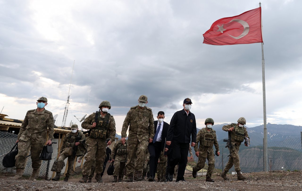 Irak'ın kuzeyine ziyaret! Milli Savunma Bakanı 