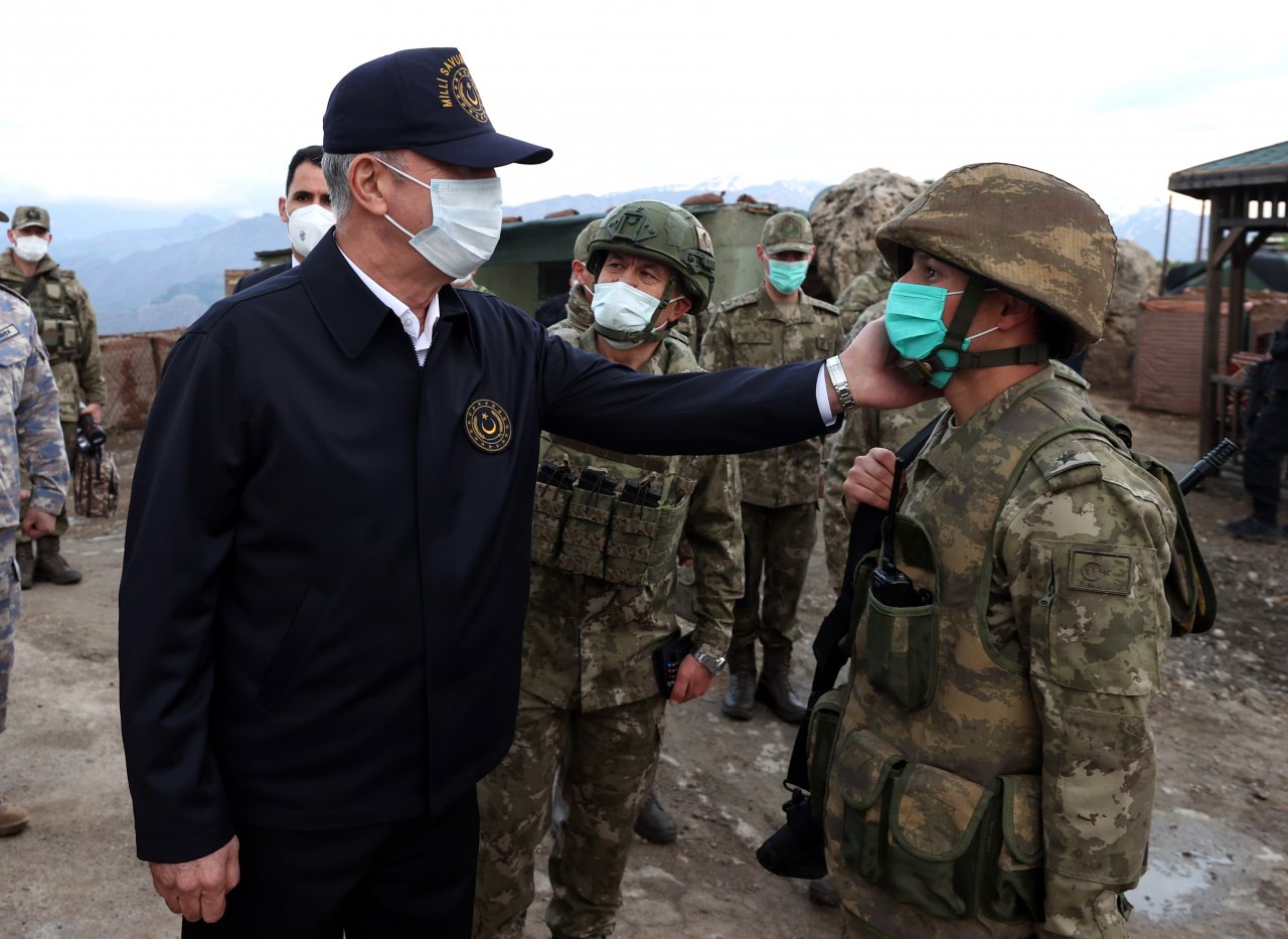Irak'ın kuzeyine ziyaret! Milli Savunma Bakanı 