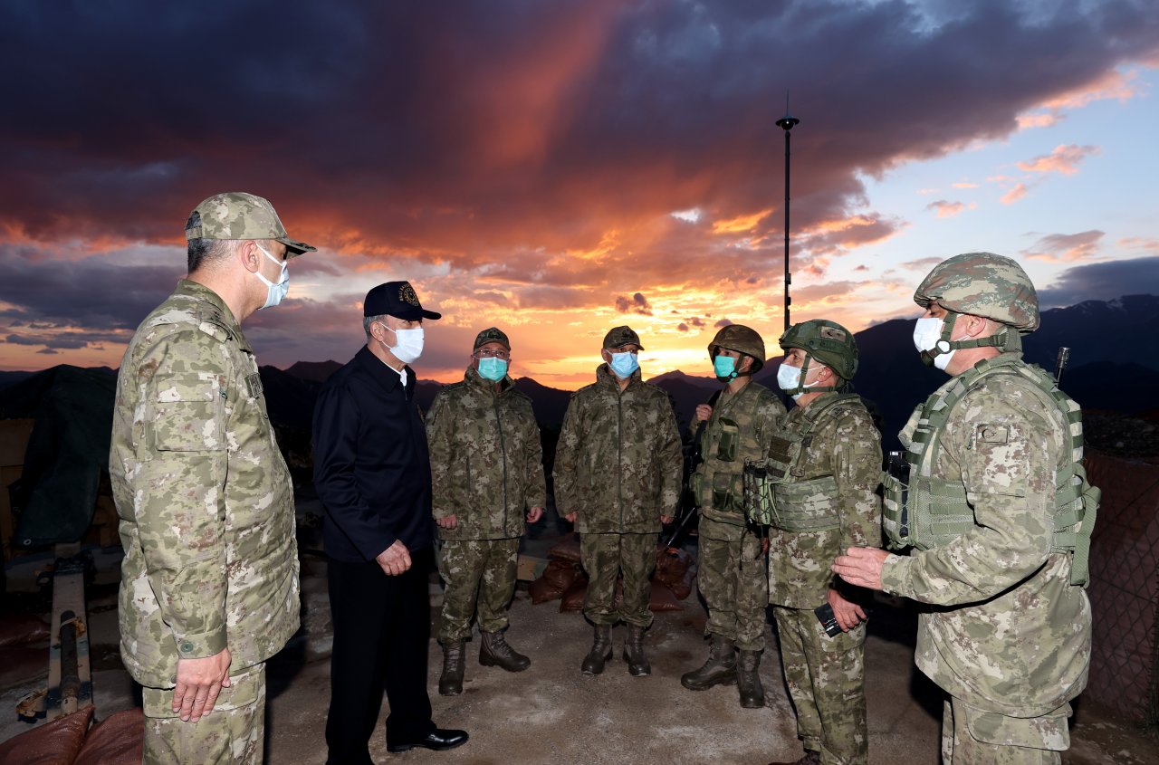 Irak'ın kuzeyine ziyaret! Milli Savunma Bakanı 