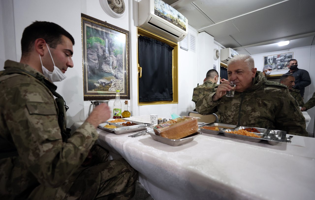 Irak'ın kuzeyine ziyaret! Milli Savunma Bakanı 