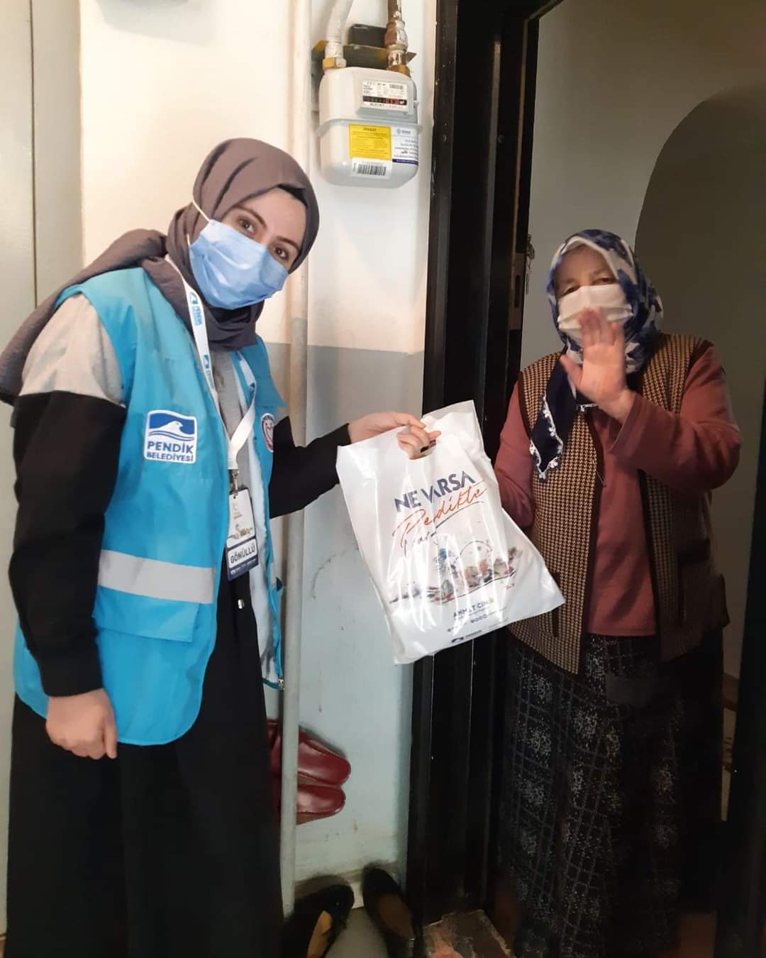 Pendik Belediyesi'nden tam kapanmada Vefa Kıraathanesi ziyaretçilerine büyük destek!