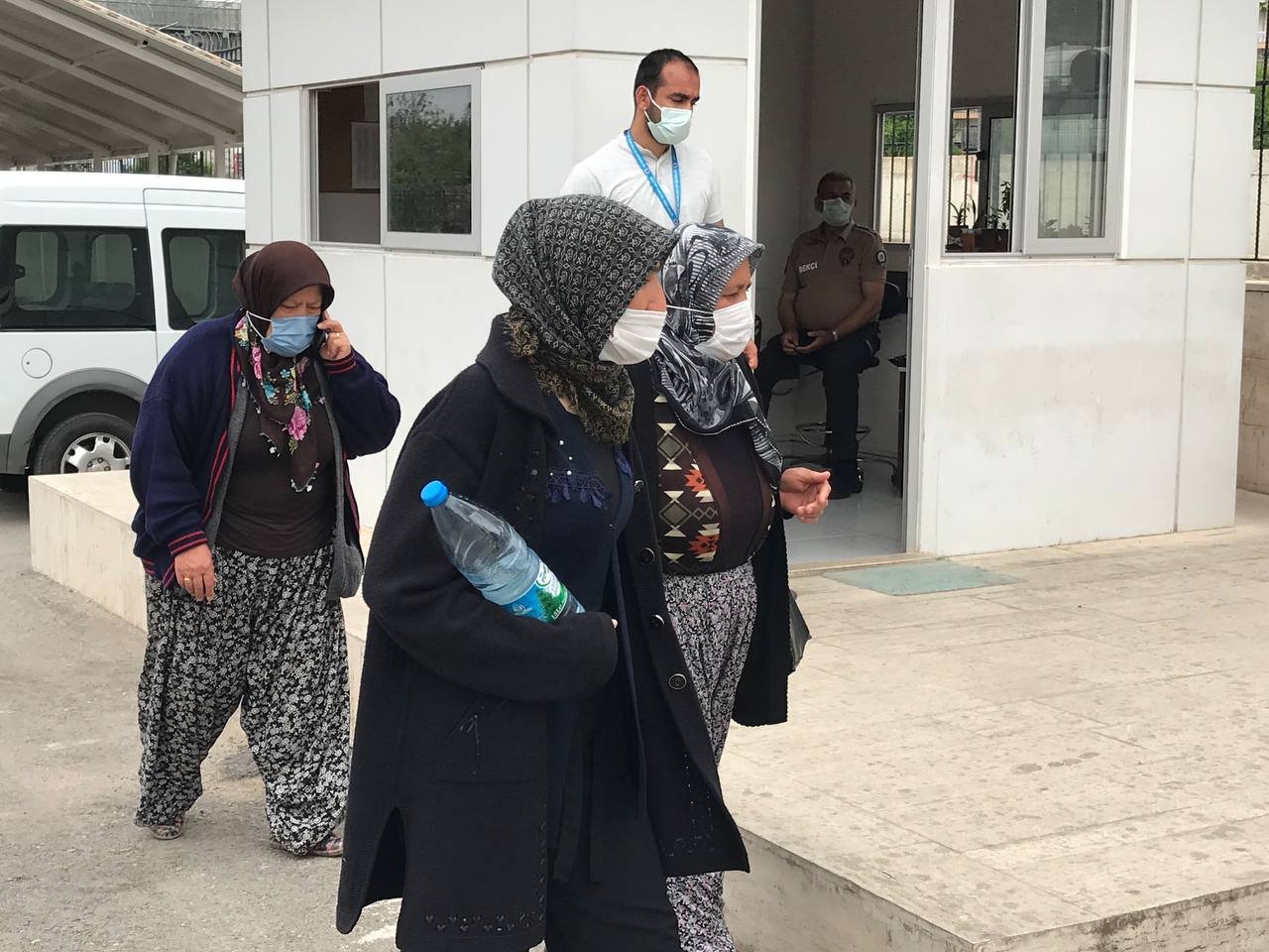 Antalya'da alev alan kamyonette hayatını kaybeden kişinin kimliği DNA testiyle belirlenecek