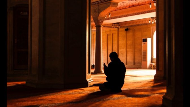 Kadir Gecesinde ne diye niyet edilir? Kadir Gecesi namazında nasıl niyet edilir, nasıl kılınır?