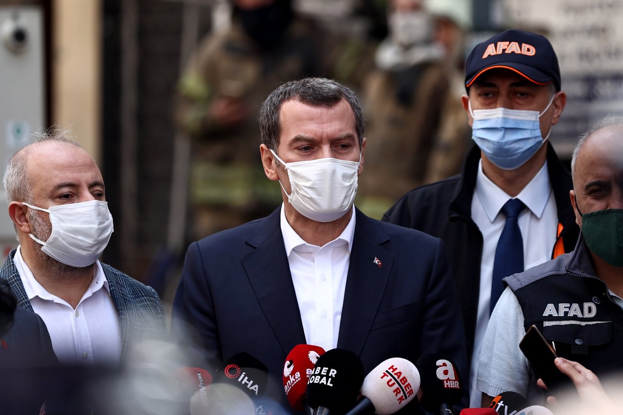 Zeytinburnu'nda 5 katlı bina çöktü: Daha önce boşaltılmış olması felaketi önledi