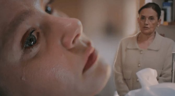 Nur Sürer, Camdaki Kız'ın bekaret testi sahnesine gelen tepkilere yanıt verdi