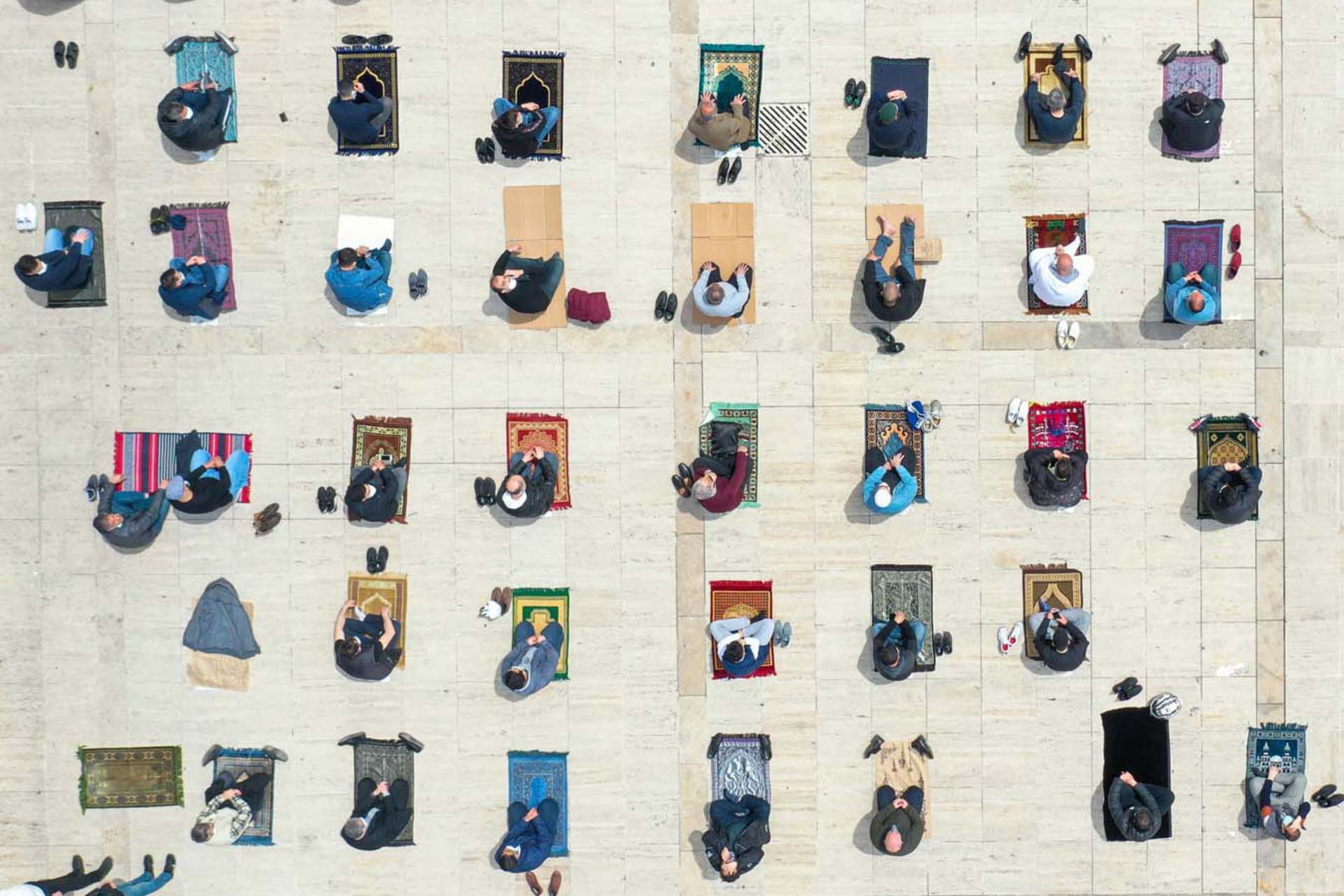 Bayram namazı nasıl kılınır Diyanet? Camilerde bayram namazı kılınacak mı 2021? İşte bayram namazı kılınışı tarifi...