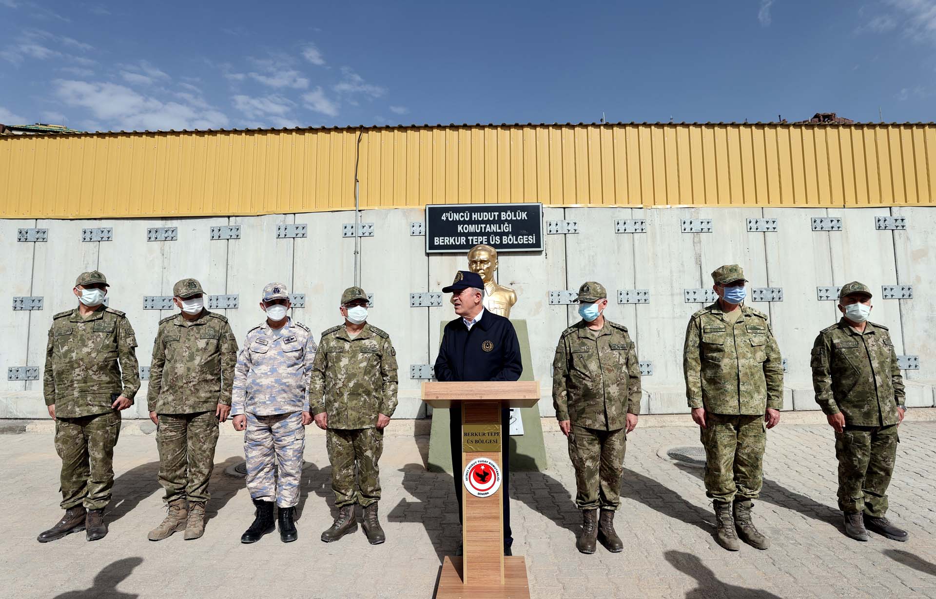 Son dakika | Bakan Akar'dan Yunanistan'a sert sözler: Türkiye'ye 'yayılmacı' diyenler, haritaya baksınlar