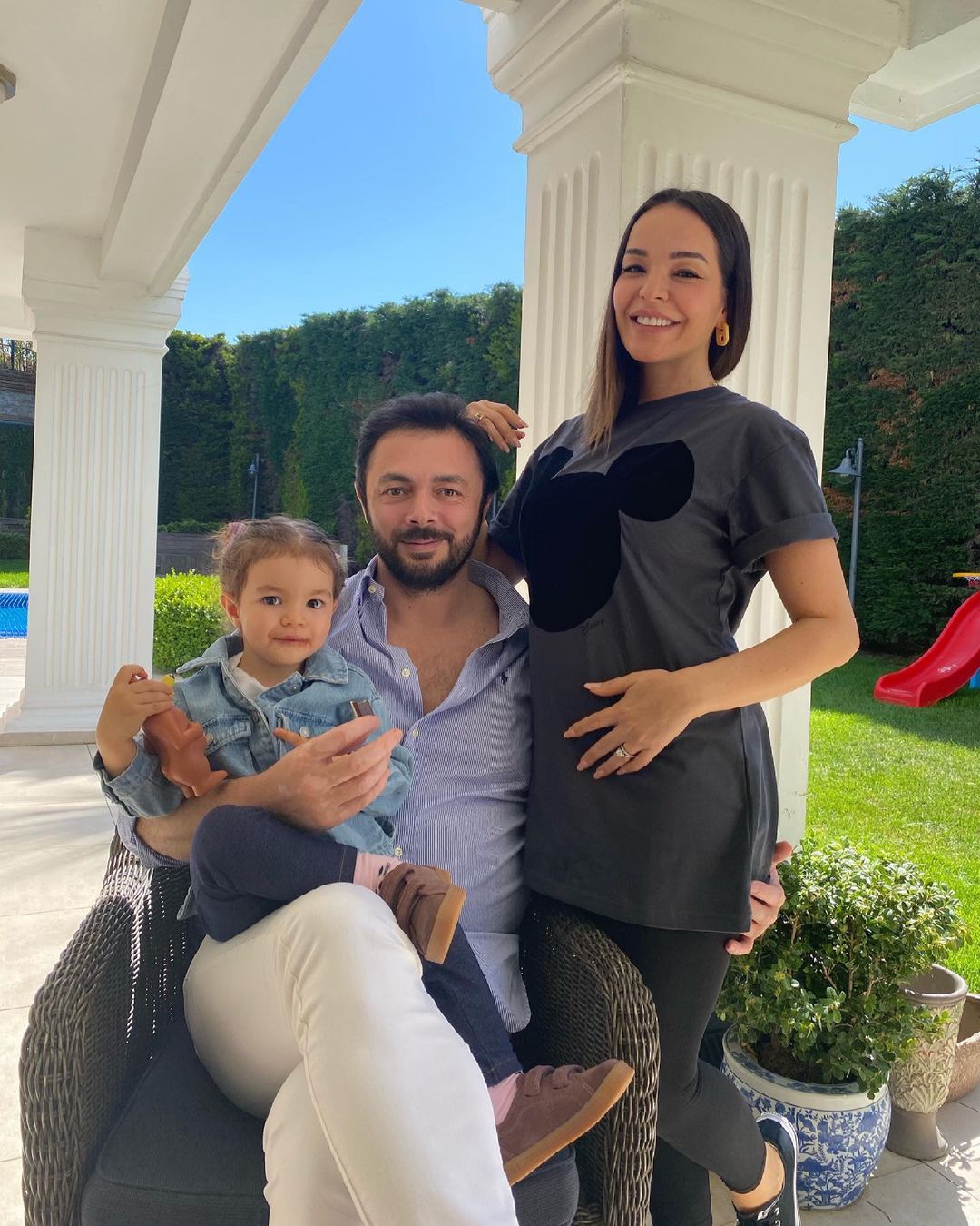 Şarkıcı Bengü den büyük sürpriz Hamilelik haberini Instagram dan duyurdu