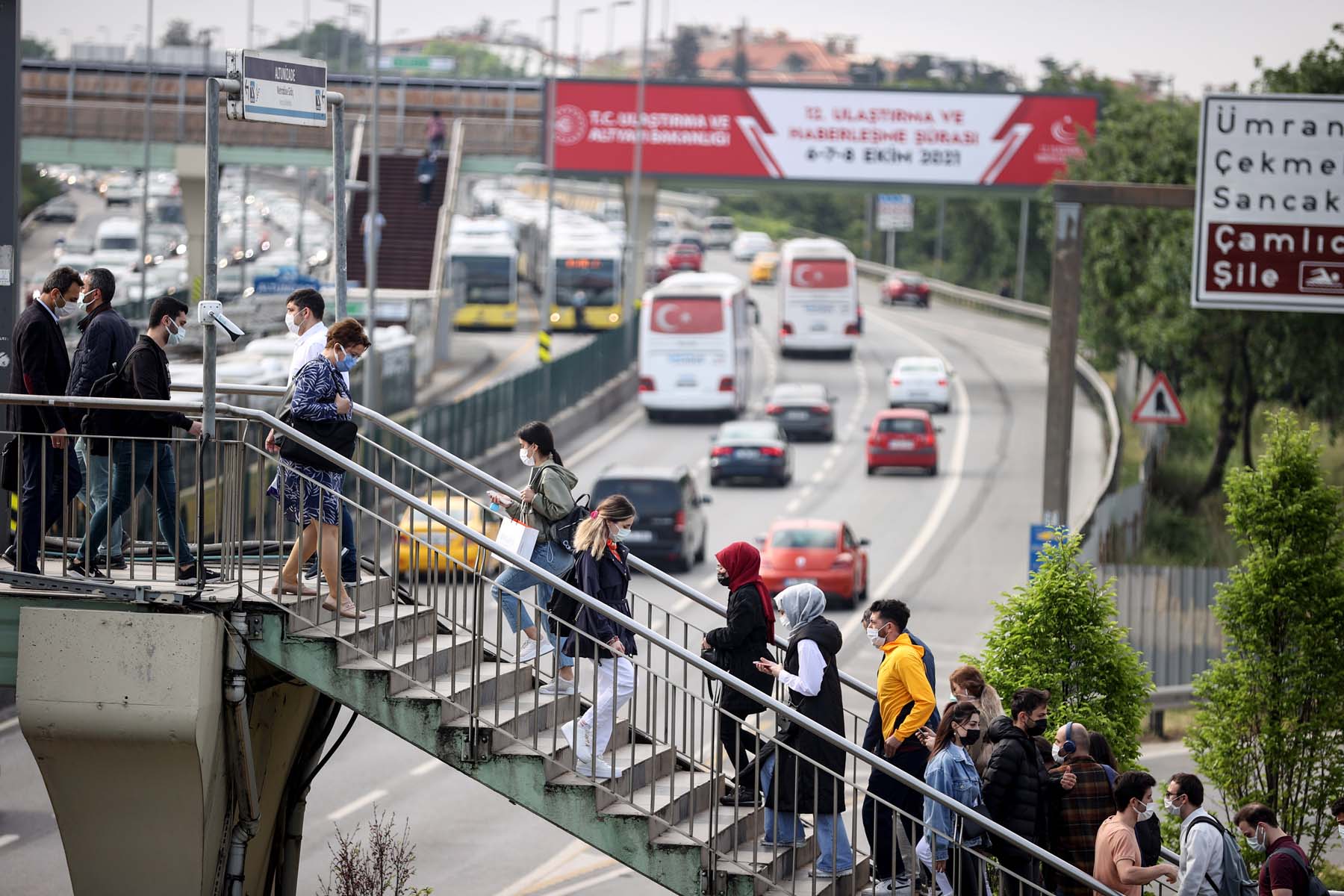 Prof. Dr. Mustafa Necmi İlhan'dan maske açıklaması: Kapalı alanlarda bir süre takmak gerekecek 