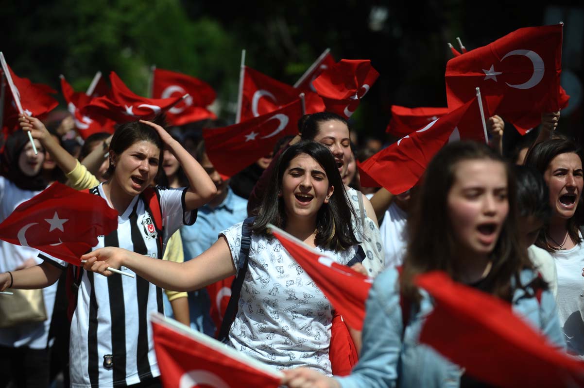 19 Mayıs ile ilgili şiirler 2022 | En güzel 19 Mayıs Gençlik Bayramı şiirleri 2022