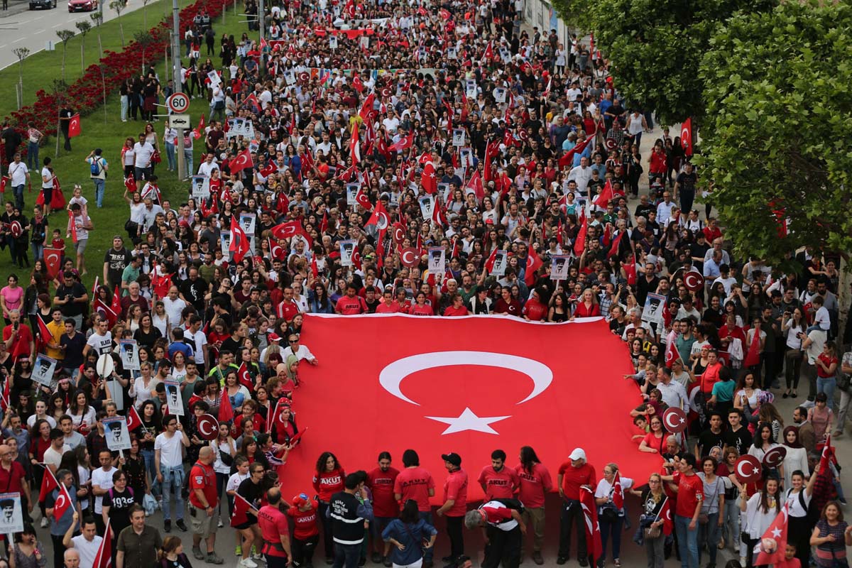 19 Mayıs ile ilgili şiirler 2022 | En güzel 19 Mayıs Gençlik Bayramı şiirleri 2022