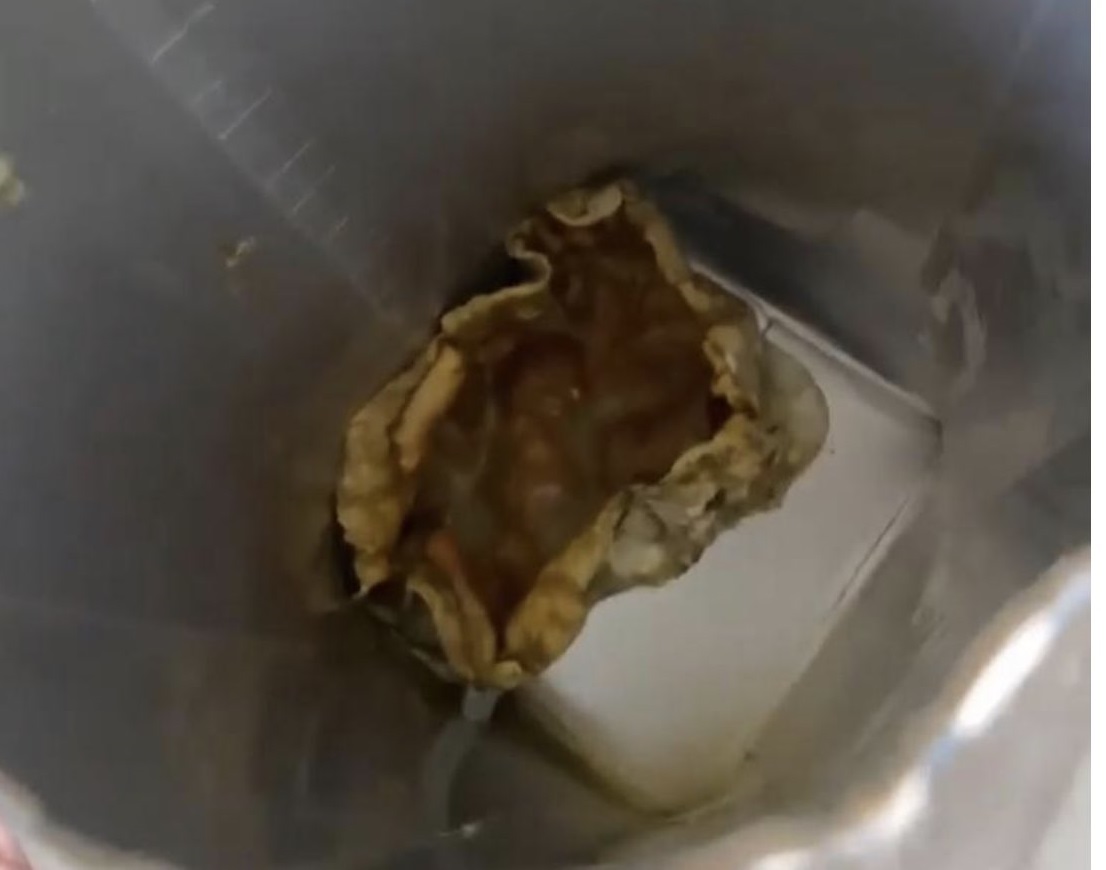 Bakan Ersoy un eşi Pervin Ersoy paylaştı Dimes Meyve Suyu kutusunun içinden çıkan şey herkesi şok etti!!