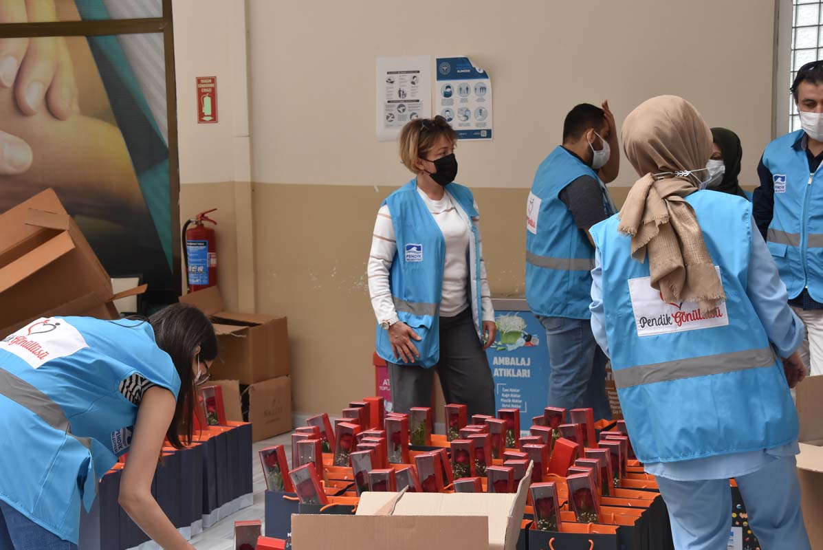 Pendik Gönüllülerinden gazi ve şehit ailelerine bayram ziyareti!