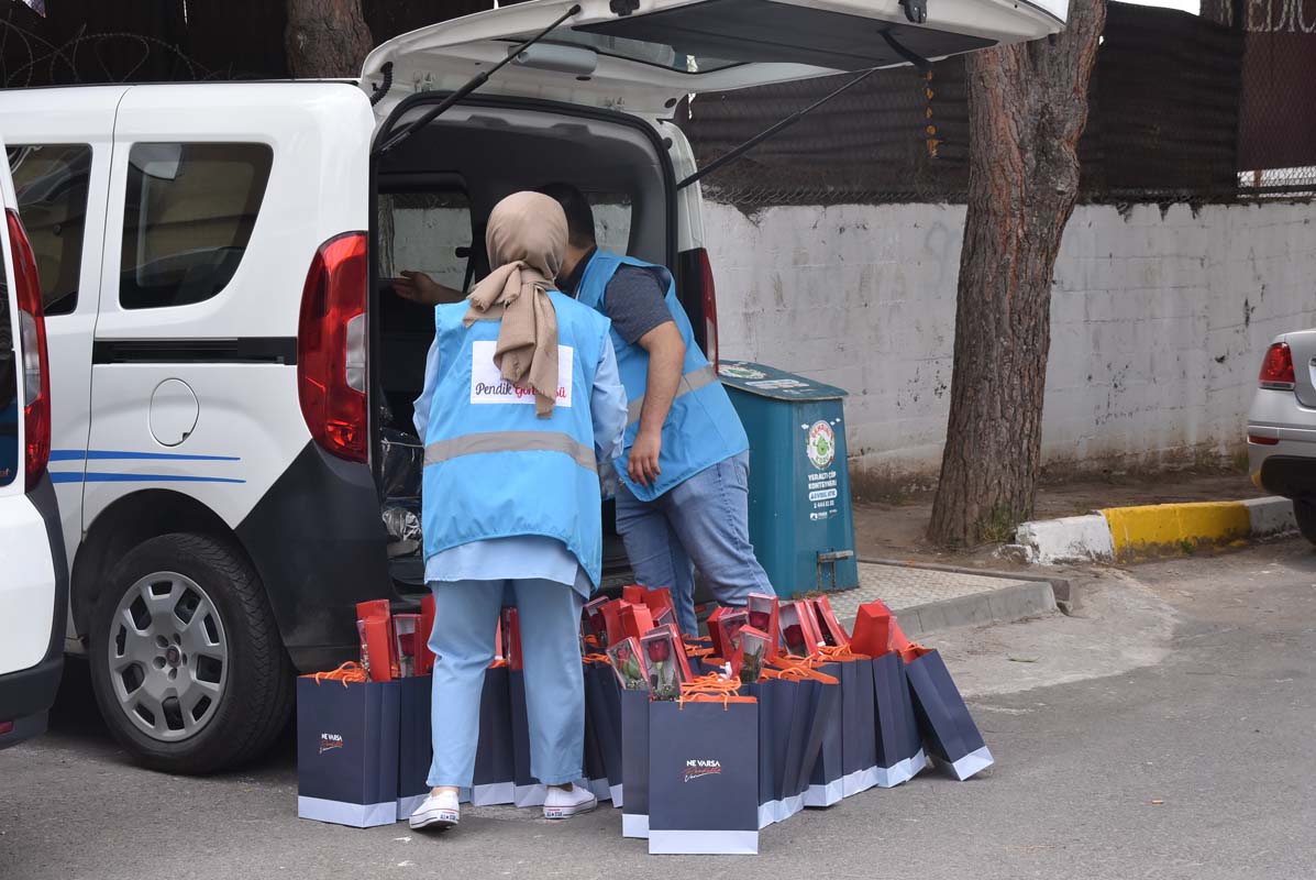 Pendik Gönüllülerinden gazi ve şehit ailelerine bayram ziyareti!