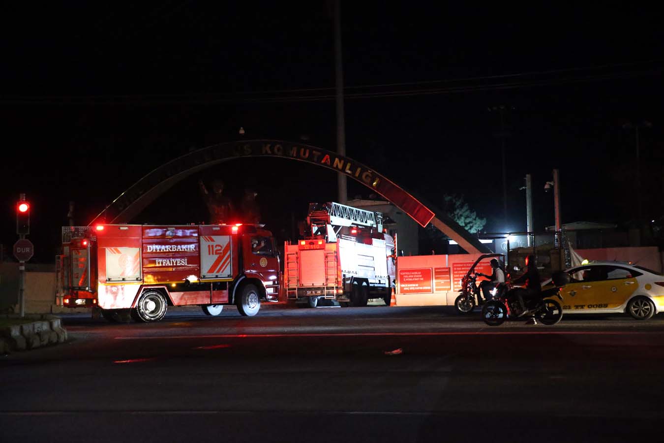 Son dakika | Bakan Soylu açıkladı: Diyarbakır'da askeri tesise maket uçaklarla saldırı girişimi!