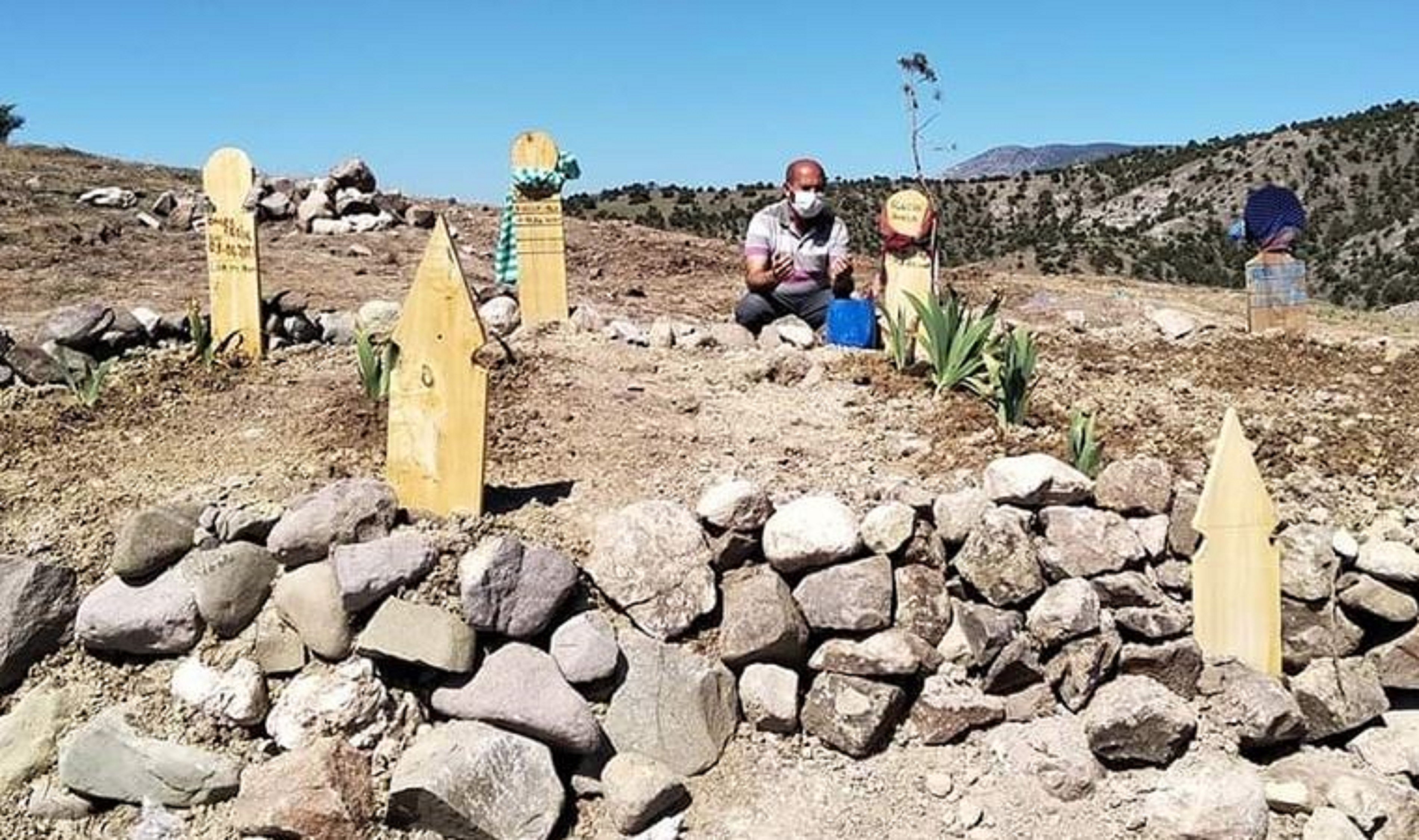 Bu acıya yürek dayanmaz! Koronavirüs aynı aileden 4 kişiyi hayattan kopardı