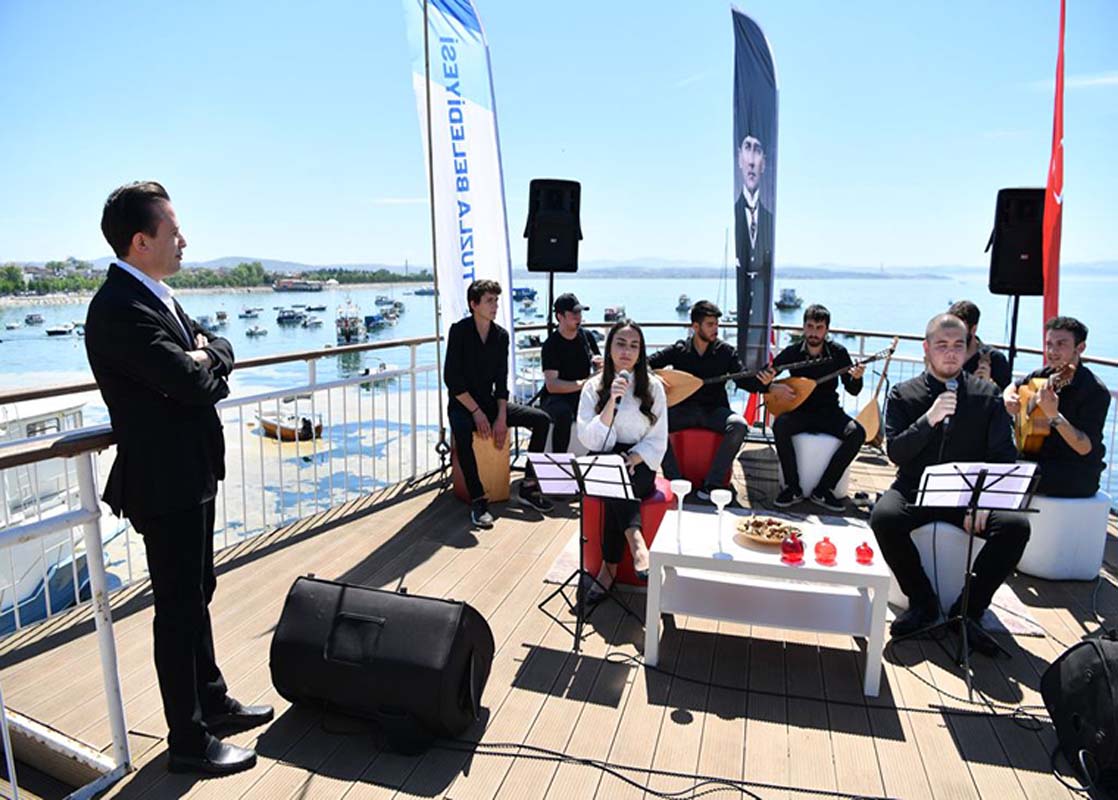 Tuzla'da Atatürk'ün sevdiği şarkılar söylendi!