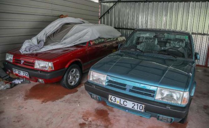 Arabasına gözü gibi bakıyor, trafiğe bile çıkarmıyor!