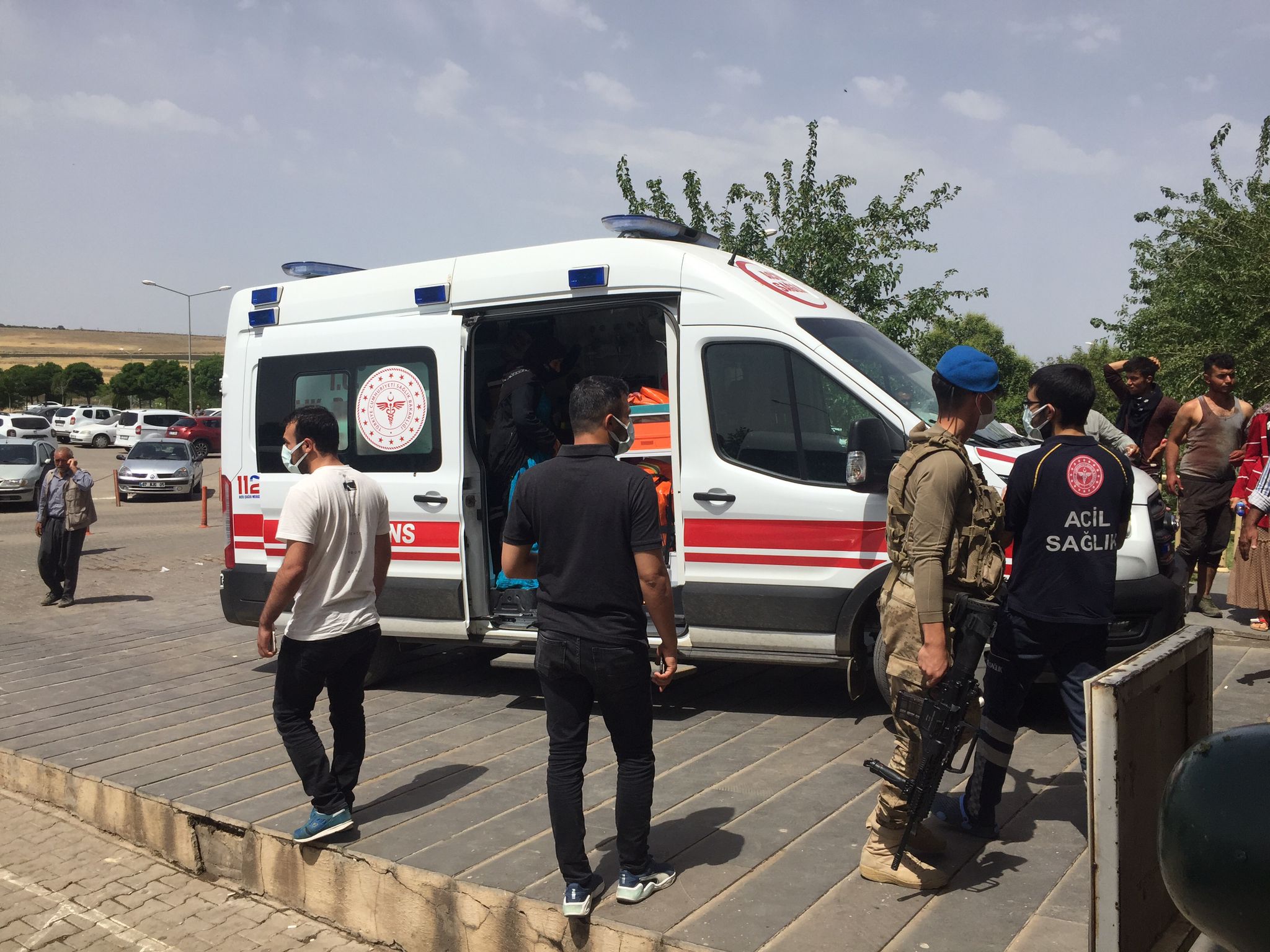 Son dakika| Şanlıurfa Siverek'te husumetli aileler arasında silahlı kavga: 3 ölü, 6 yaralı