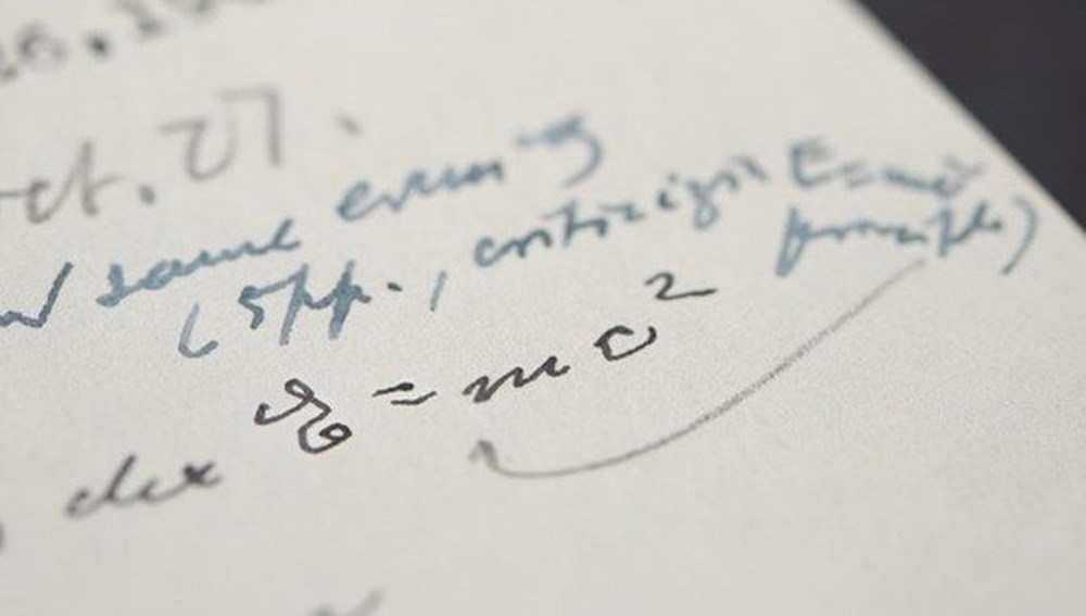 Albert Einstein ın mektubu rekor fiyata satıldı