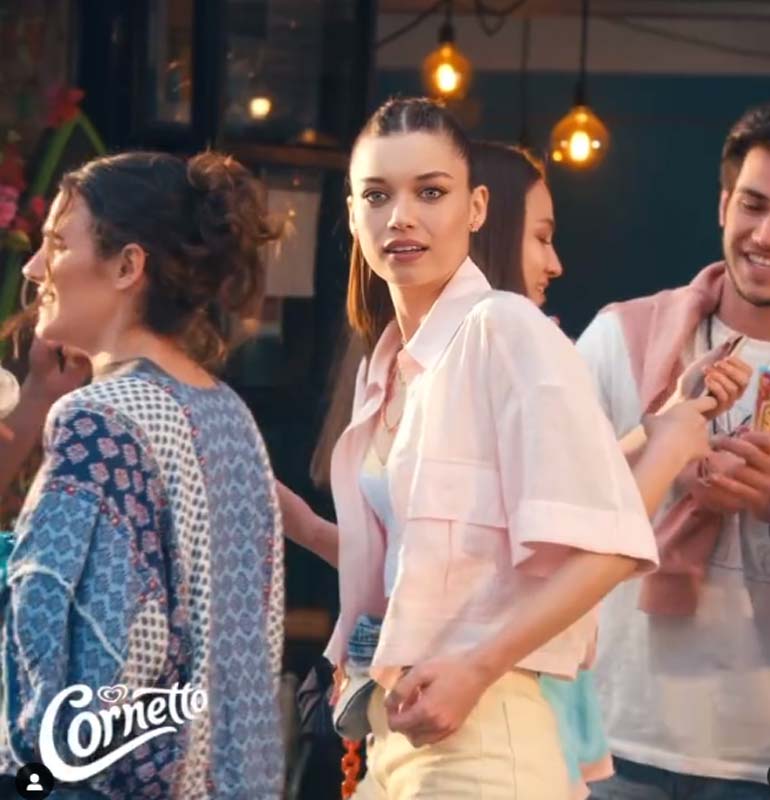 Yalın Cornetto için çıkardığı Yaz Gülü parçasıyla ortalığı salladı!