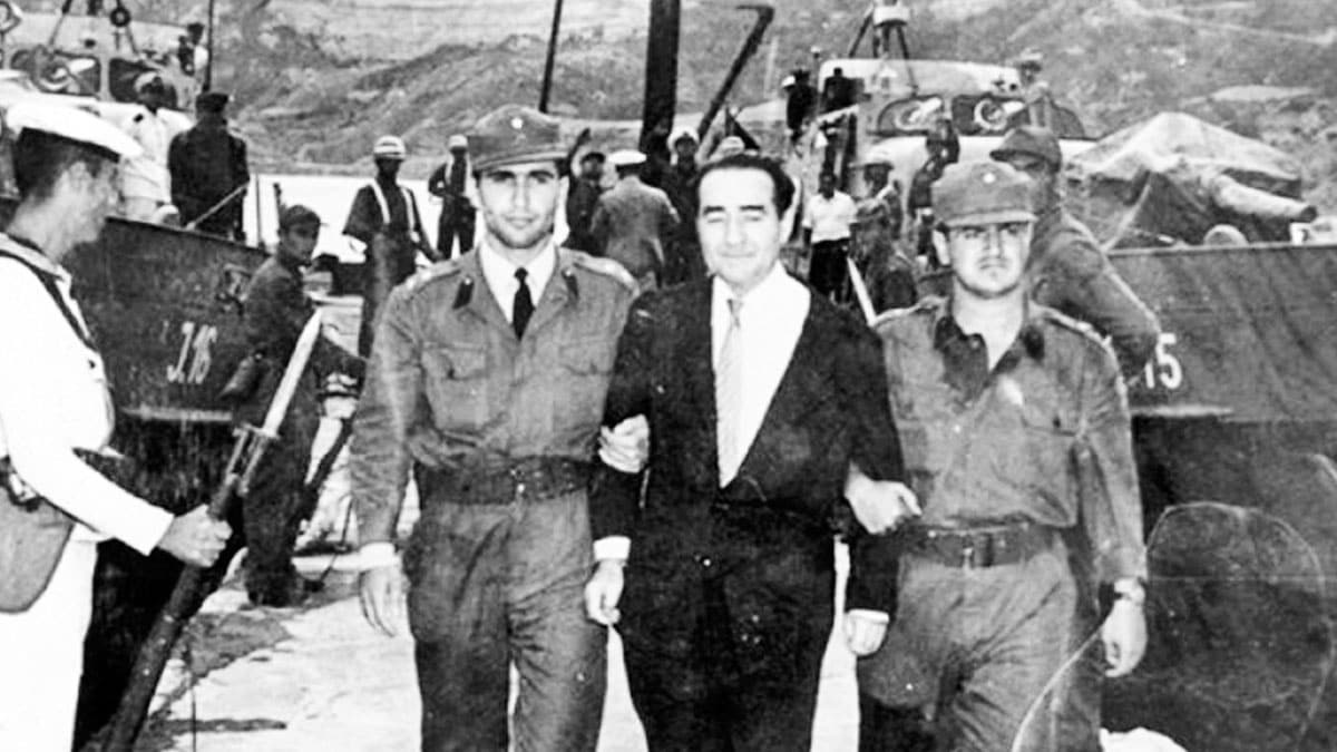 27 Mayıs darbesi nedir? Nedenleri nelerdir? Kim yaptı? | Tüm detaylarıyla 27 Mayıs 1960 askeri muhtırası 