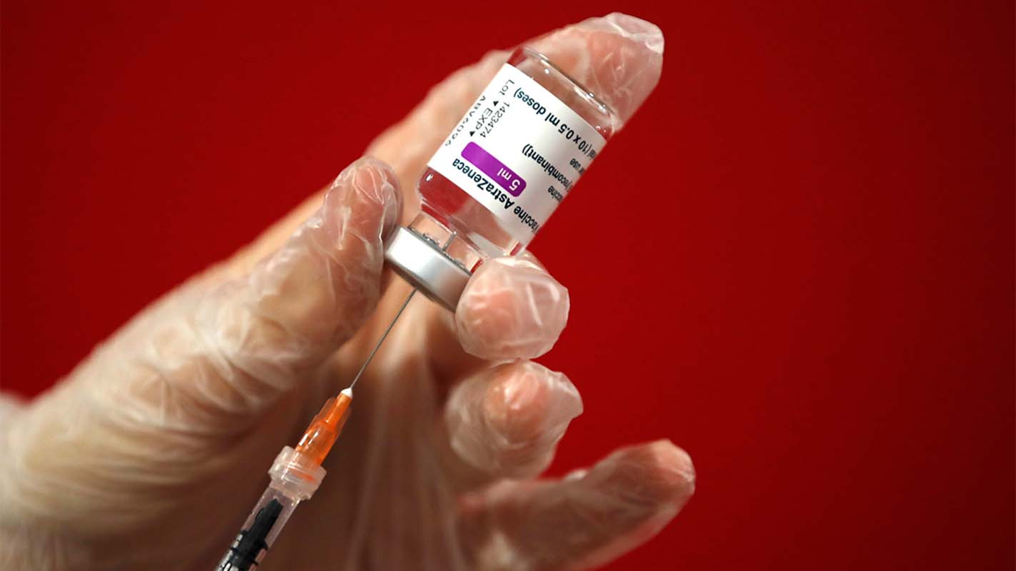 O ülkede şaşırtan karar! Koronavirüs aşının yan etkisi nedeniyle tazminat alacak