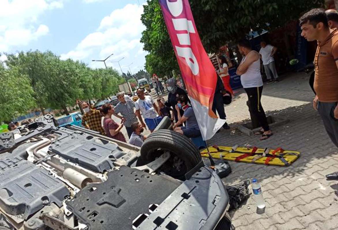 Ünlü oyuncu İlker Aksum trafik kazası geçirdi: Kullandığı araç takla attı!