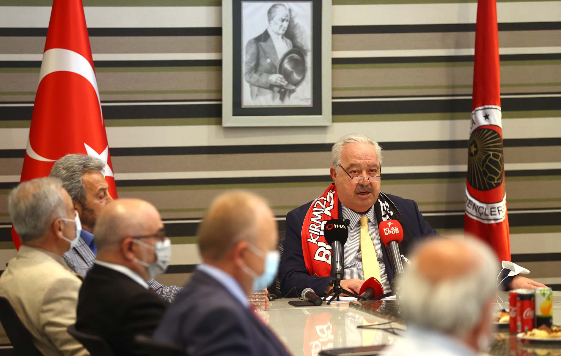 Niyazi Akdaş kimdir? Kaç yaşında? Nereli? Ne iş yapar?