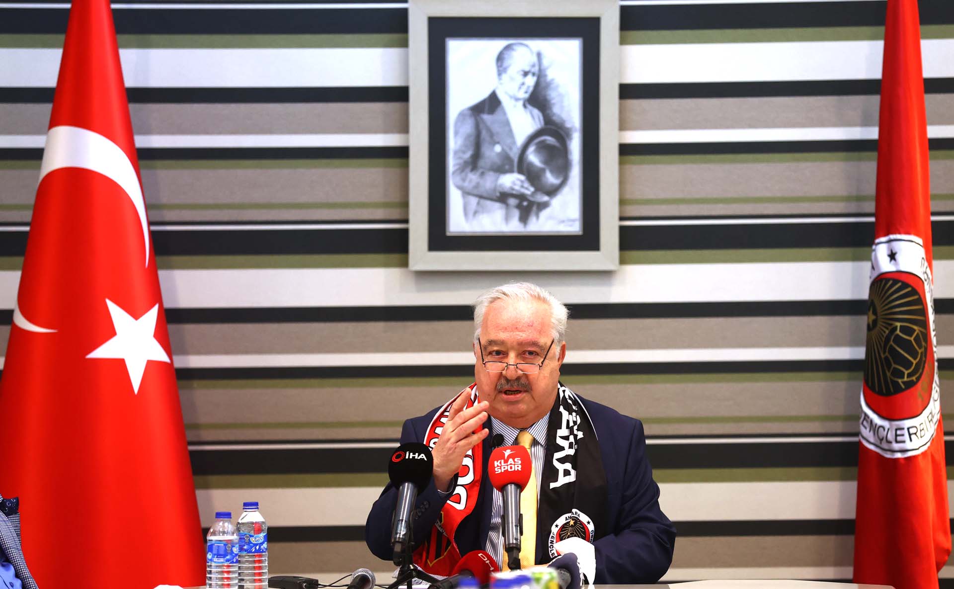 Niyazi Akdaş kimdir? Kaç yaşında? Nereli? Ne iş yapar?