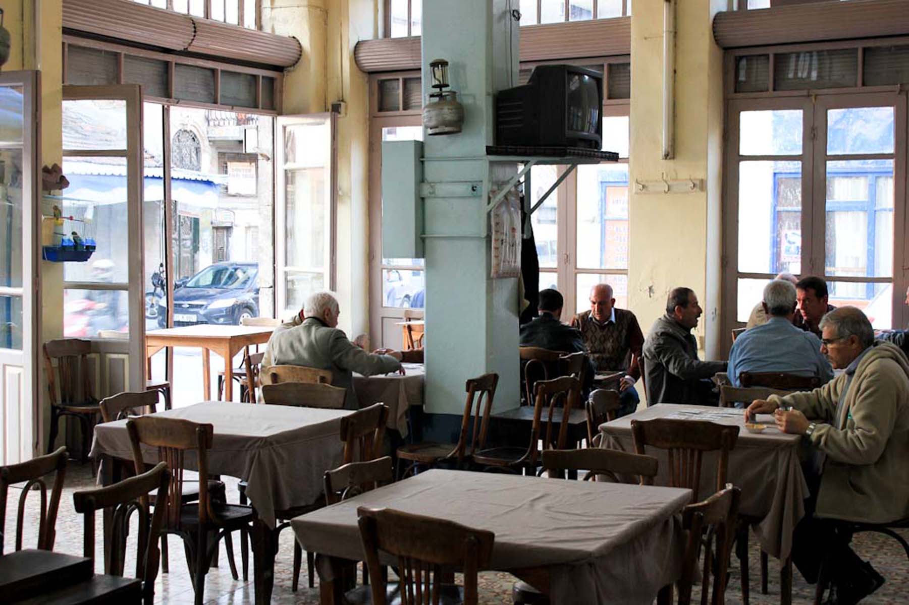 Kahvehanelerde oyunlar serbest mi? Oyun yasağı kalktı mı 2021? Kahvehanelerde okey, batak oynamak serbest mi?