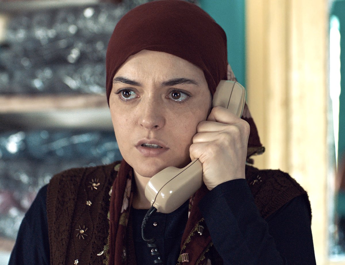 Ezgi Mola'ya 2 yıl 4 ay hapis şoku! Sosyal medya hesabından paylaşım yapmıştı!