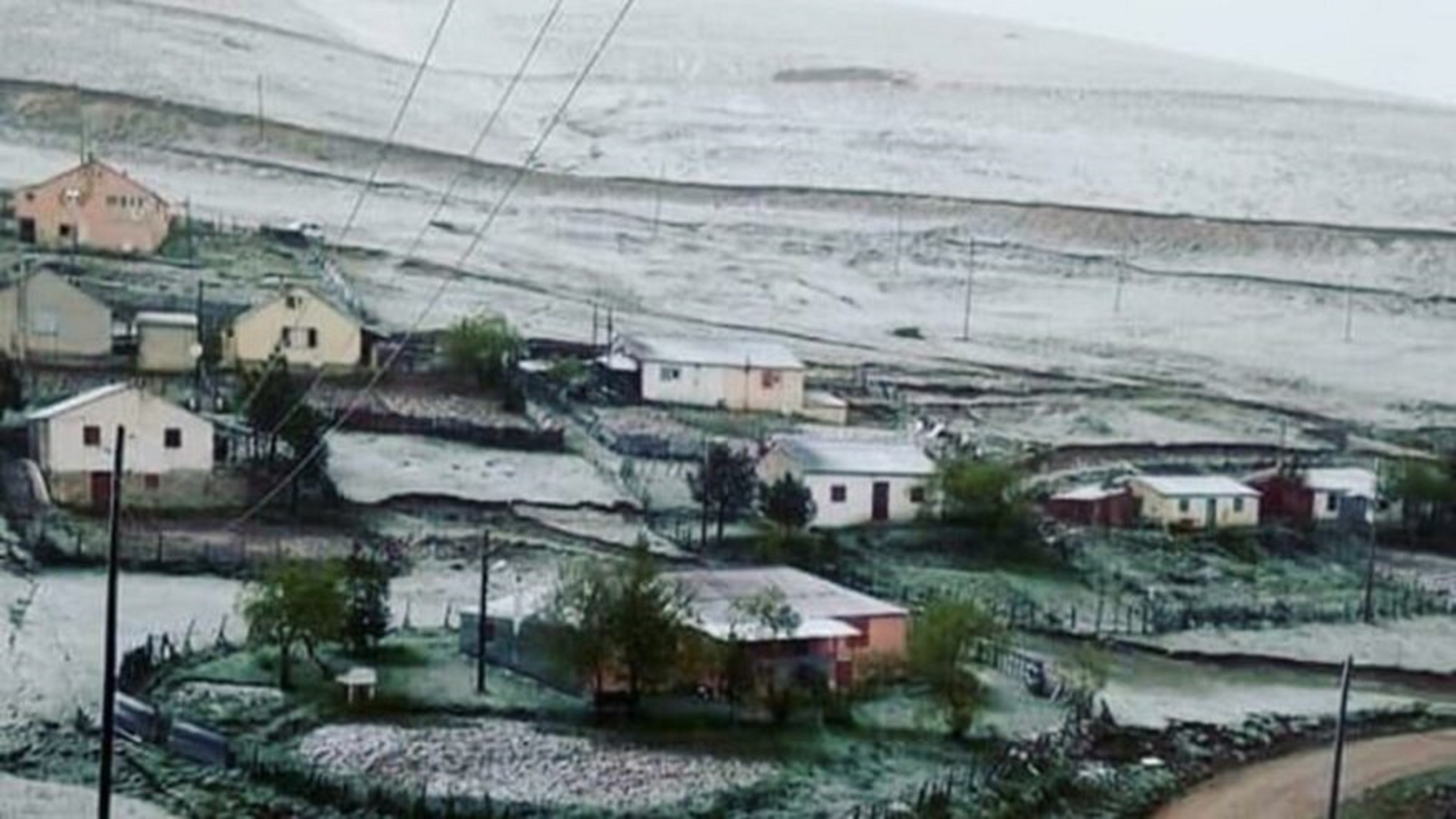 Karadenizde kar sürprizi! Haziran ayında yaylalar beyaza büründü