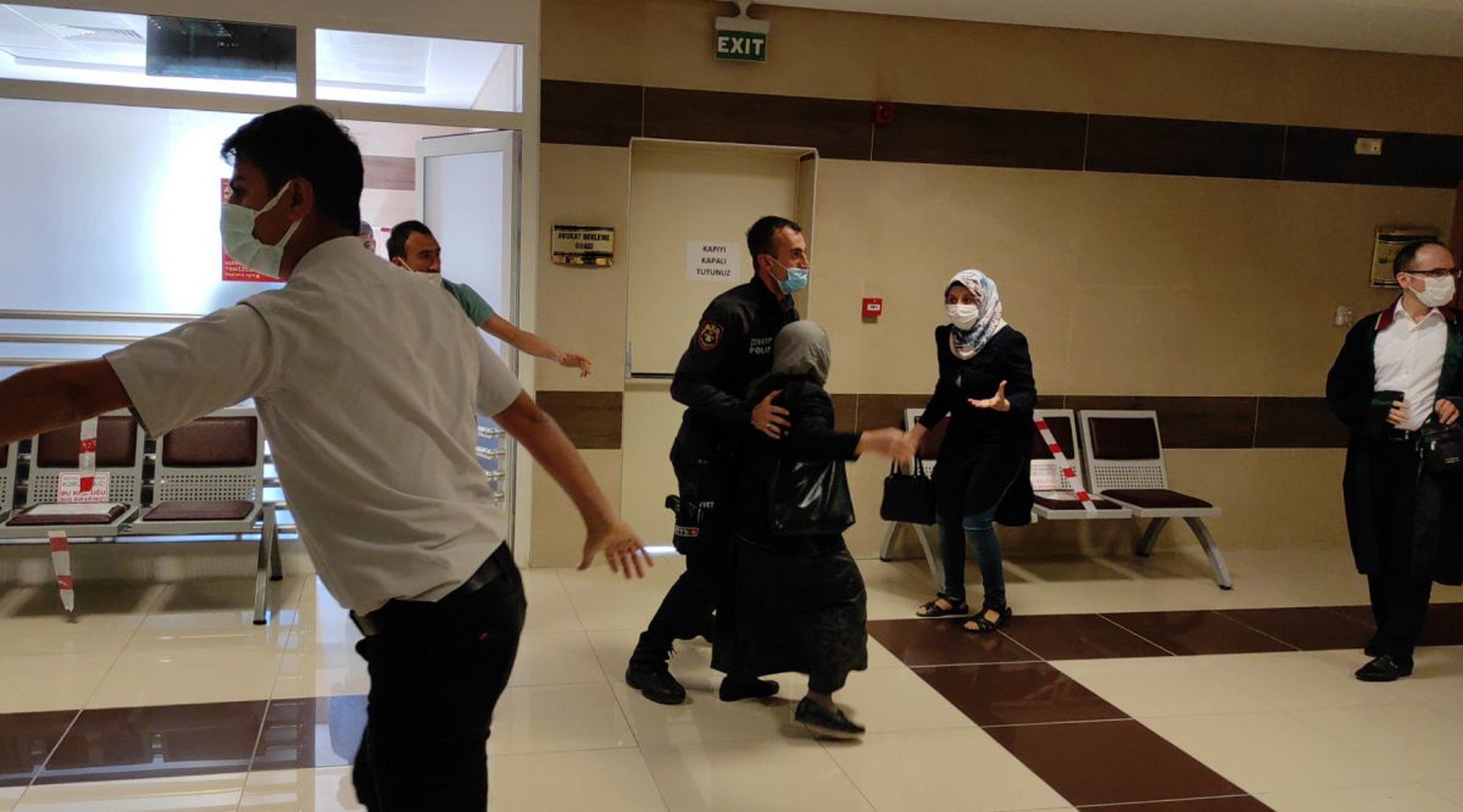 Mahkemede tahliye isyanı! Eşini darp ederek, ölümüne neden oldu, iyi halden tahliye edildi