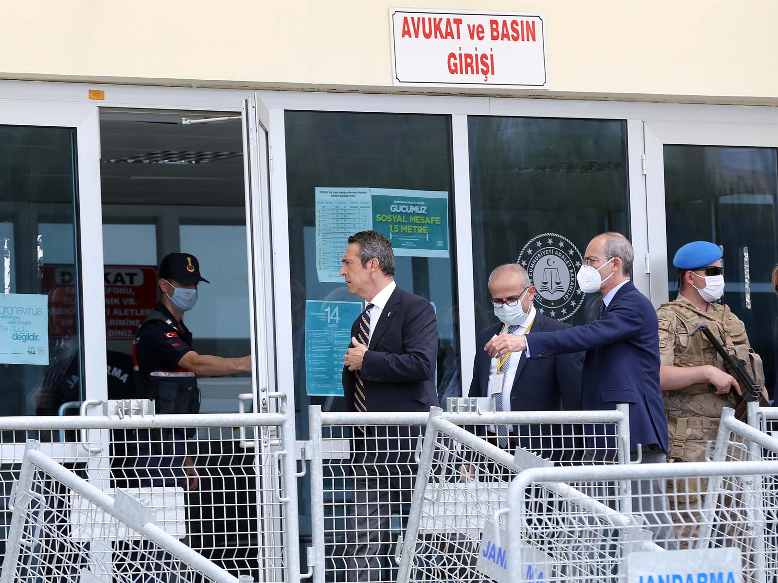 Fenerbahçe Başkanı Ali Koç: Biz mutlu değiliz, biz çok kızgınız, kırgınız