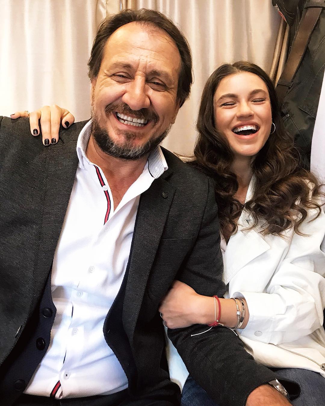 Arka Sokaklar'da ayrılıklar bitmiyor! Bu kez Yüsra Geyik de diziden ayrılıyor!