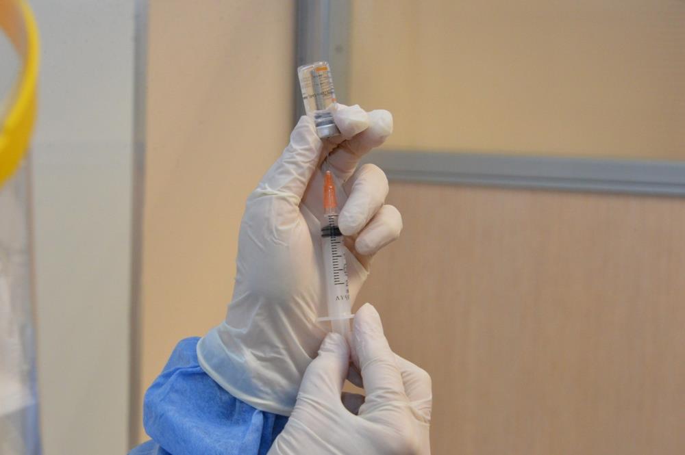 Prof. Dr. İsmail Balık açıkladı: Kovid aşısı kısırlığa, saç dökülmesine sebep olur mu?