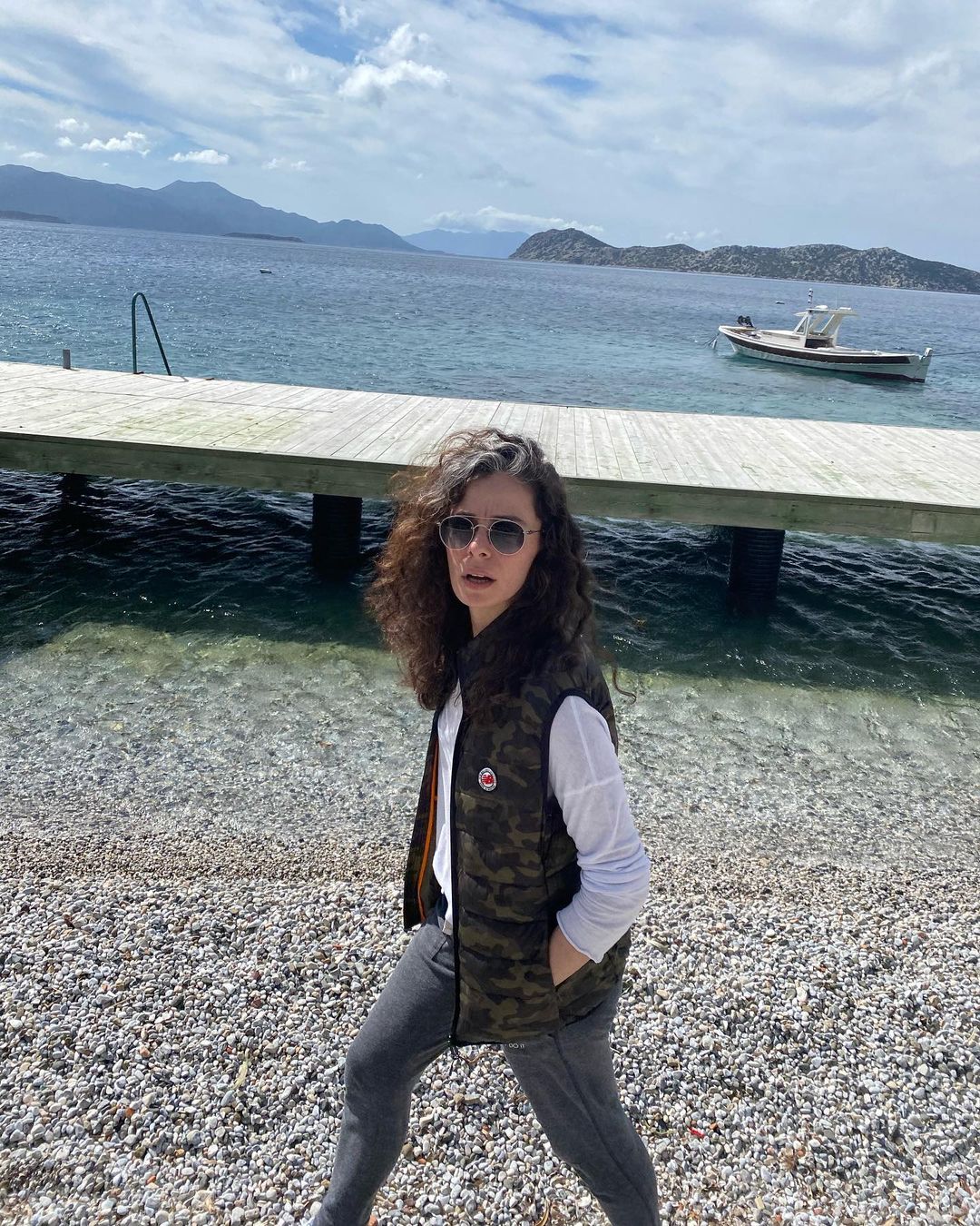 Kadın dizisinin unutulmaz ismi Özge Özpirinçci hamileliğini doğruladı! Namus bekçileri devreye girdi