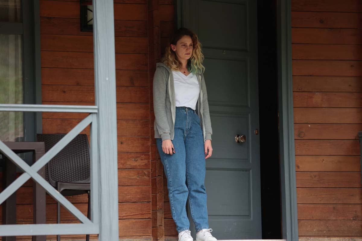 Ezgi Mola ve Merve Dizdar yorgunluklarını o kişinin omzunda giderdi! Masumlar apartmanı sezon finalinden sonra yayınladılar