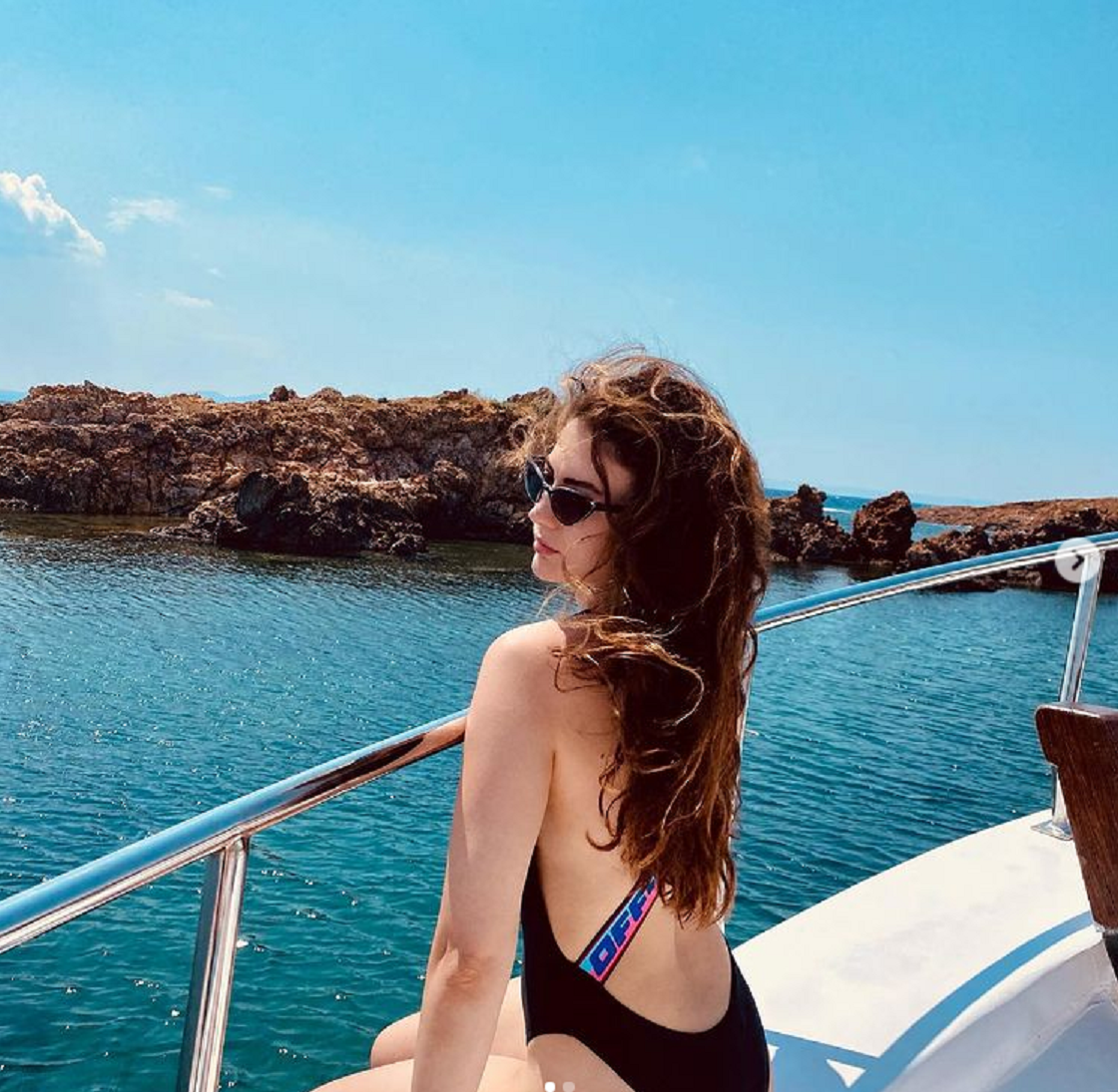 Burcu Özberk, Aşk Mantık İntikam dizi ile ekranlara dönecek ama... Aşk hayatı her şeyin önüne geçti